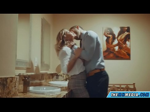 ❤️ ໃນເວລາທີ່ຜິວເນື້ອສີຂາວ busty seduces ທ່ານຢູ່ໃນຫ້ອງນ້ໍາສາທາລະນະ ❤❌ ຮູບໂປ້ທາງຮູທະວານ ຢູ່ພວກເຮົາ ☑